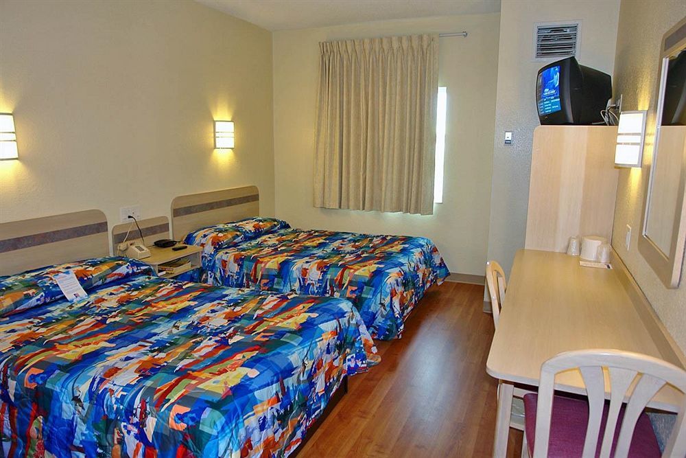 Motel 6-Whitby, On - Toronto East Extérieur photo