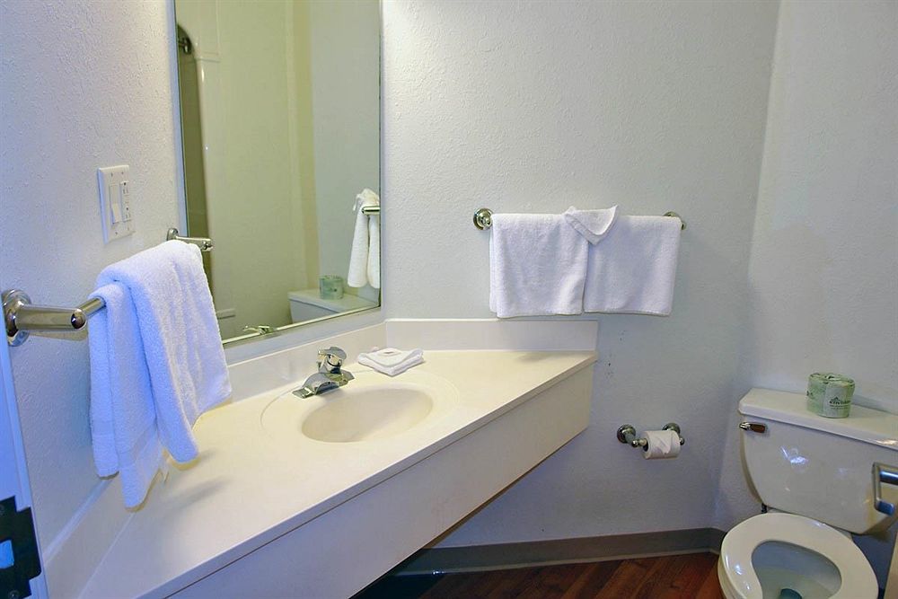 Motel 6-Whitby, On - Toronto East Extérieur photo