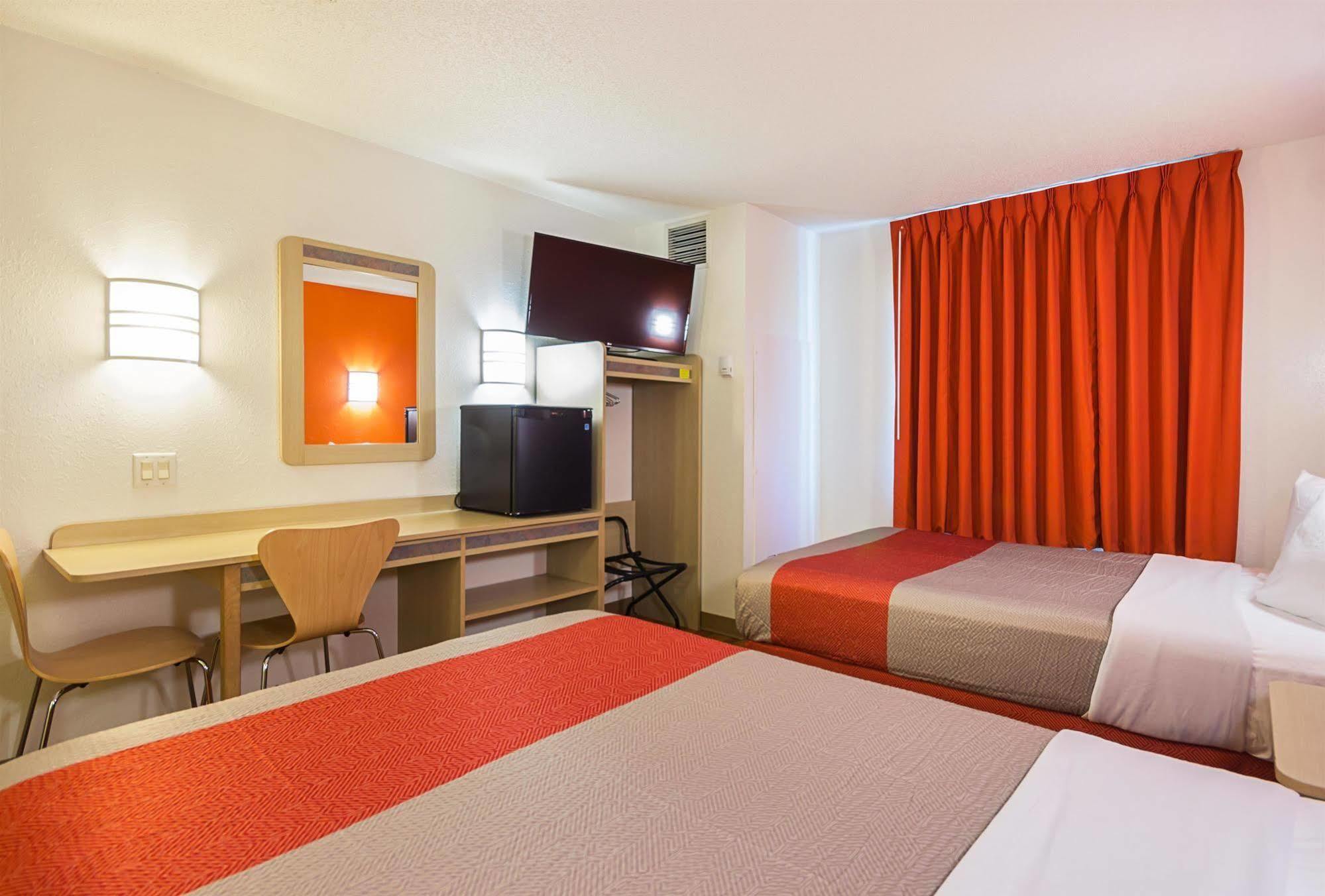 Motel 6-Whitby, On - Toronto East Extérieur photo