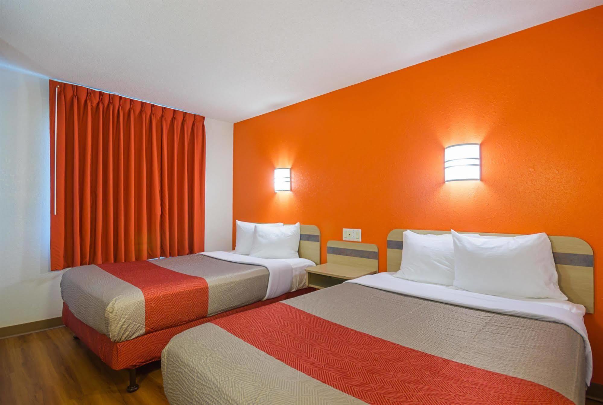 Motel 6-Whitby, On - Toronto East Extérieur photo